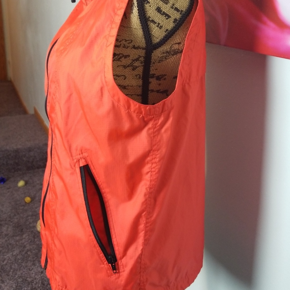 Vest - Picture 2 of 3